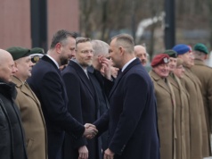 Dwugłos ws. programu SAFE. Kosiniak-Kamysz mówi o "sukcesie", Nawrocki o "chłodnej ocenie"