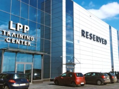 Prezes LPP wart ponad miliard. Moda wśród najmocniejszych sektorów GPW