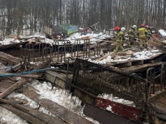 Stodoła runęła pod ciężarem śniegu. Nie żyją zwierzęta, duże straty w gospodarstwie