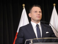 Sławomir Mentzen imperatorem. „Rzeczpospolita” ujawnia, jakie uprawnienia uzyskał