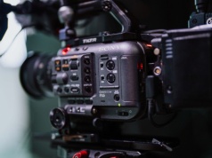 Cyfrowy znak wodny w walce z fake newsami. Sony wdraża sprzętowy certyfikat autentyczności w nowych kamerach