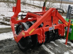 Wał pryzmowy Samstal ma teraz boczny docisk. Ile kosztuje?