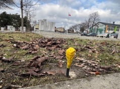 Akt wandalizmu przy Placu Stu Straconych w Zgierzu. Zniszczono 7 lamp