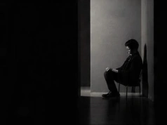 Cień pod makijażem sukcesu. Dlaczego o depresji musimy mówić (szczególnie) po terminie?