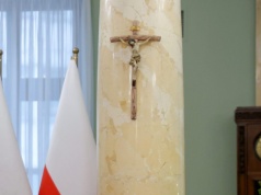 Obrońcy krzyża się nie poddają. Po uniewinnieniu wojewody żądają rozpatrzenia sprawy od nowa