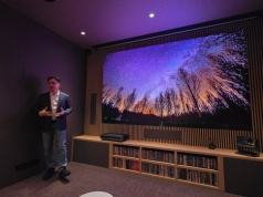 Najlepszy telewizor w tej części Układu Słonecznego. Byłem go zobaczyć