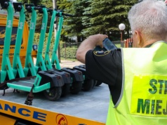 Parkują gdzie popadnie. Resort szykuje bat na hulajnogi, a to dopiero początek