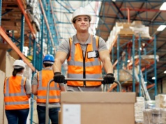 Czy AI zabierze pracę logistykom i magazynierom?