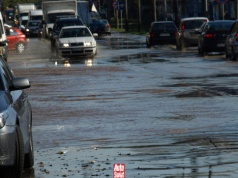 Topniejący śnieg zalewa polskie drogi. Młot wodny to wyrok dla silnika i portfela