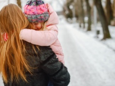 Przez tydzień błąkała się z trzyletnim dzieckiem po Warszawie. "Łzy same cisnęły się do oczu"