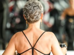 Jesteś po 50-tce? Wykonaj te ćwiczenia, by sprawdzić swoją sprawność