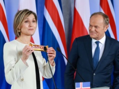 Tusk przekazał premier Islandii nietypowy podarunek. 