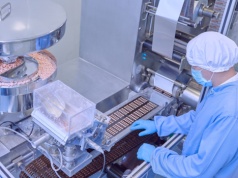 Czeka nas zalew chińskich leków. Już teraz mamy "chorobliwą zależność"