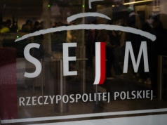 „Kompromitacja legislacyjna”? Projekt o PIP przetrwał pierwsze starcie