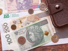 Emeryci muszą podpisać, bo pieniądze przepadną. 30 kwietnia mija termin