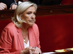 Dla niepoprawnych polityków… elektroniczna bransoletka. Marine Le Pen znów zagrożona