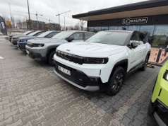 Nowy Jeep Compass po pierwszych jazdach. Europejski sznyt, powrót fizycznych przycisków i bolesna weryfikacja zasięgu