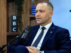 Nawrocki niezmiennie na pozycji lidera. Kogo jeszcze darzą zaufaniem Polacy?