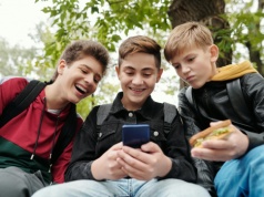 Już 1 września mogą wejść w życie kolejne zmiany w szkołach. Tym razem chodzi o telefony