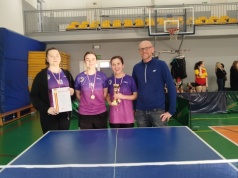 Tenisistki stołowe z I LO wciąż dominują w województwie