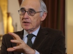 Roberto de Mattei: Przeciwko ewolucjonistom. Człowiek nie pochodzi od małpy, stworzył go Bóg!
