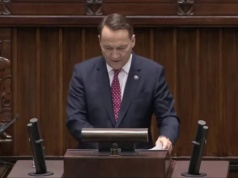 "Nie możemy być frajerami". Sikorski o "wątpliwościach" wobec USA i "racji stanu" ws. Unii Europejskiej