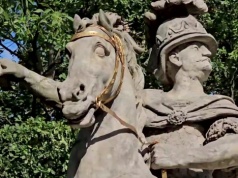 Pomnik Sobieskiego „promuje ksenofobię i islamofobię”