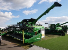 Kombajny John Deere’a wykryją niedojrzałe zboże. A to nie koniec nowości