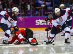 Kapitan drużyny hokejowej USA Hilary Knight określa żart Trumpa jako niesmaczny i broni męskiej drużyny