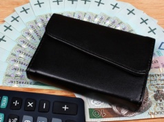 Limity dorabiania 2026: po przekroczeniu 11 957 zł ZUS zawiesi świadczenie