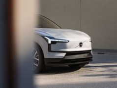 Volvo odświeżyło EX30. Największą nowością jest tania, prosta wersja