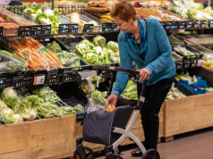 "Ucz się ucz, bo skończysz jak ta pani przy kasie". Rodzice nie rozumieją, co wpajają dzieciom