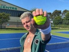 Desperacja czy geniusz? 145-letnia legenda Wimbledonu w rękach 23-latka z TikToka