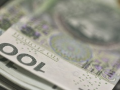 Zielona Góra. Chciała kupić bilety na koncert na „Narodowym” została bez pieniędzy