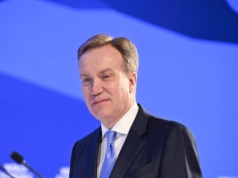 Szef Forum Ekonomicznego w Davos odchodzi. Figuruje w aktach Epsteina