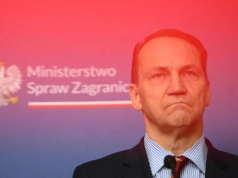 „Lata lecą, a Radosław Sikorskie jest taki sam”. Jakubiak o „jedynym sukcesie” szefa MSZ