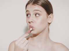 Top 3 szminki z Rossmanna. Każdy znajdzie coś dla siebie