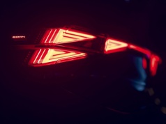 Odświeżona Cupra Born zapowiedziana. Wiemy, kiedy premiera liftingu hiszpańskiego elektryka