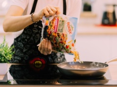 10 minut do kolorowego obiadu. Warzywa na patelnię to kulinarny strzał w dziesiątkę