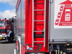 Zderzenie dwóch aut na drodze krajowej nr 74. Są utrudnienia w ruchu