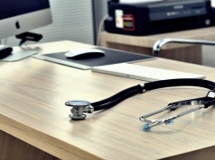 Skandal w Poznaniu. Ginekolog ubezpłodnił pacjentkę, grozi mu 20 lat więzienia