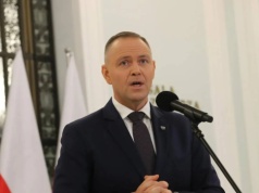 Zakłócona konferencja prezydenta. Spięcie Karola Nawrockiego z posłem KO