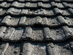 Rolnicy nie stracą dotacji? Więcej czasu na wymianę dachów z azbestu