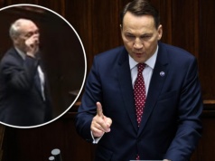 Sikorski przez kilka minut brutalnie punktował Macierewicza. To musiało boleć