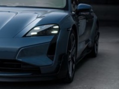 Zalegają w salonach i tanieją. Rabaty sięgają 250 tys. zł