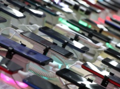 IDC prognozuje historyczny kryzys rynku smartfonów w 2026 roku