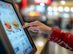 Miały skracać kolejki, a drenują portfel. Przy tej kasie rachunek rośnie nawet o 40 proc.