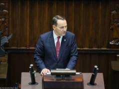 Sejm poparł Sikorskiego. Mówił o "historycznym błędzie Rosji"