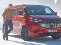 Ford E-Tourneo Custom AWD i E-Transit AWD to rodzynki. Zyskały ważną funkcję