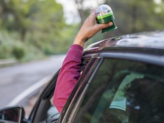 Zielone światło błyskowe w prywatnych autach. Nowość zaakceptowana przez resort